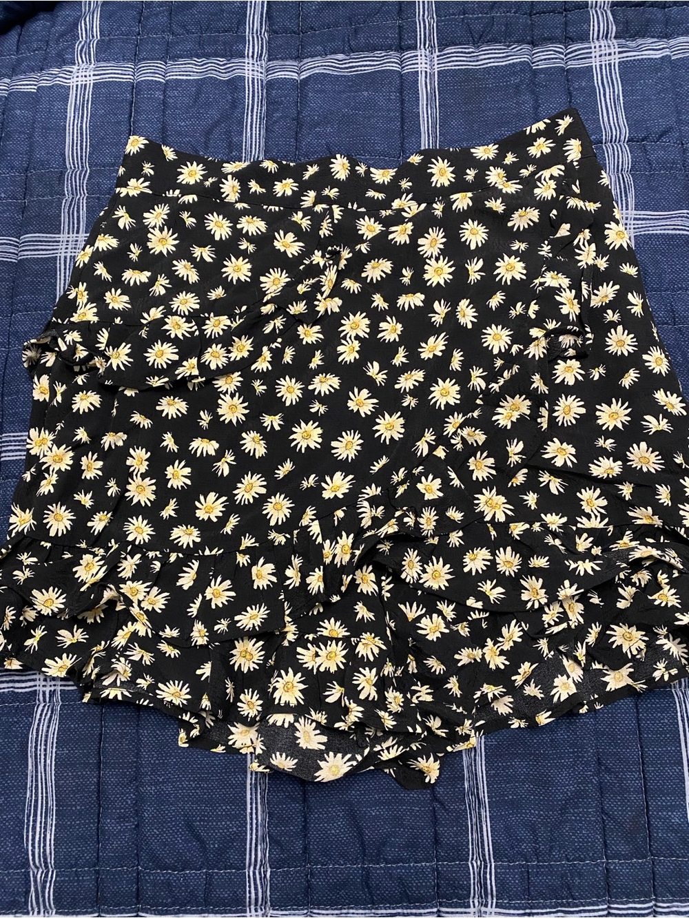Zara Black Daisy Ruffle Skort
